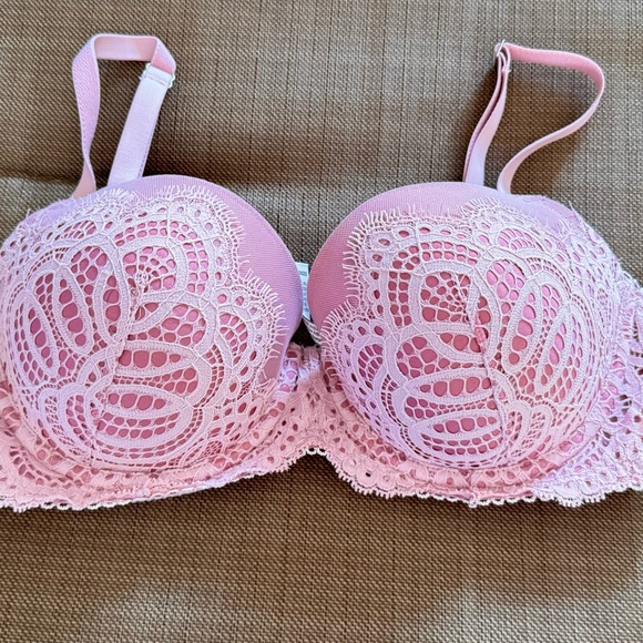 VIctoria Secret Dream Bra - Picture 1 of 3
